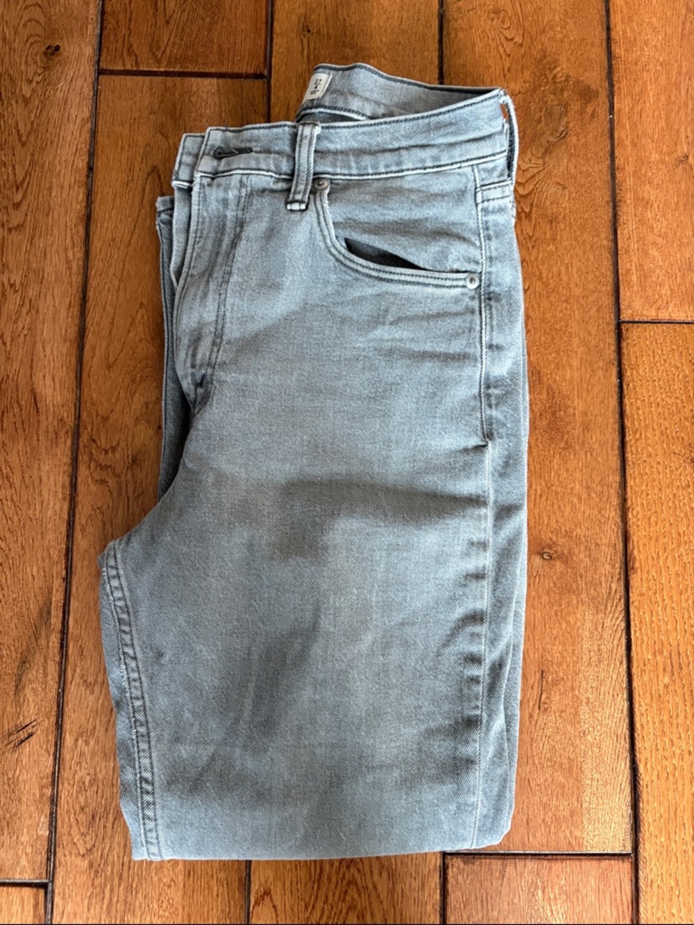Abercrombie & Fitch Straight Leg Jeans in Light Gray